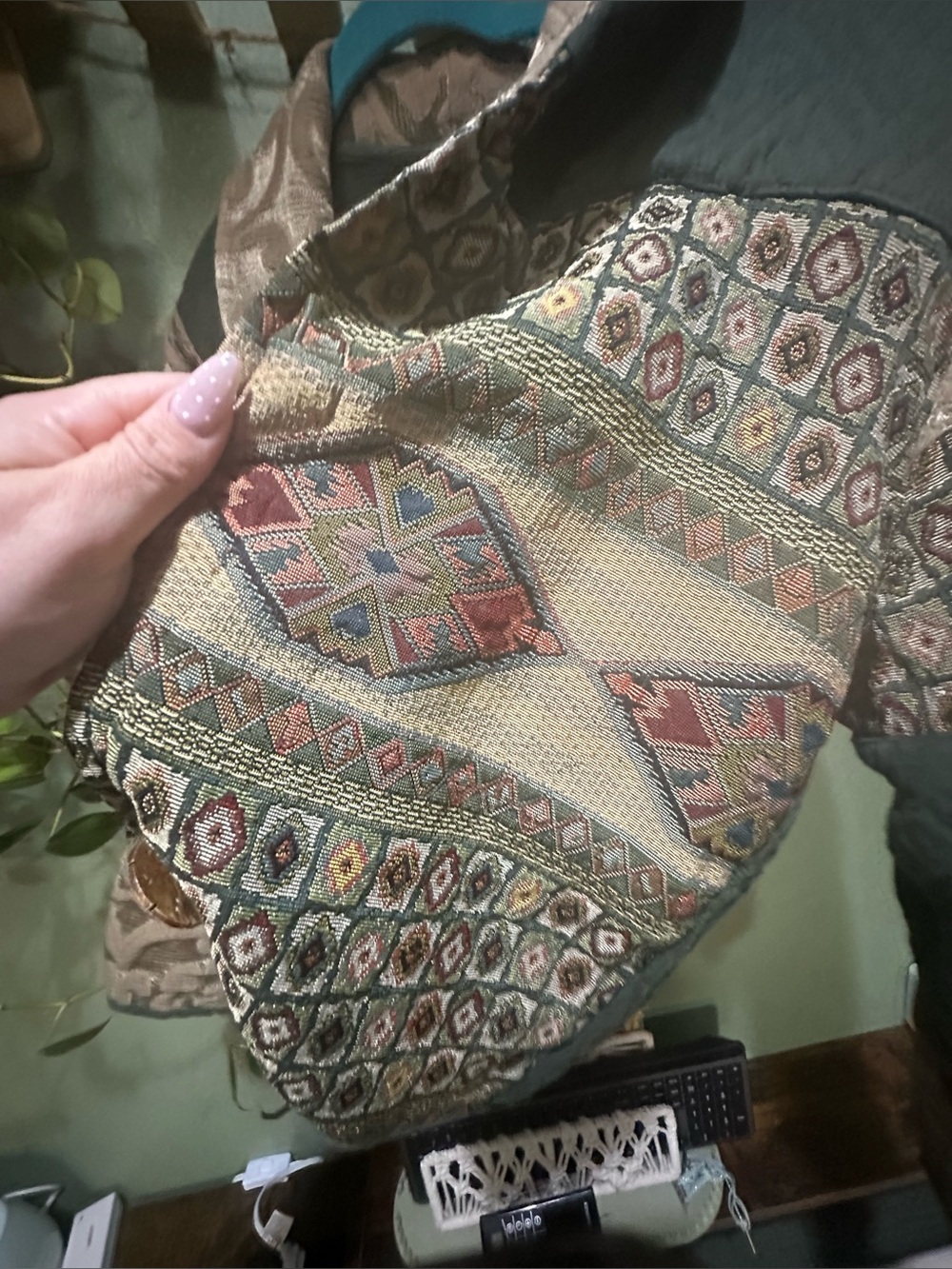 VINTAGE Early 90s Tapestry Patchwork Cropped Jacket 👩🎨🧝♀️ - Picture 6 of 12